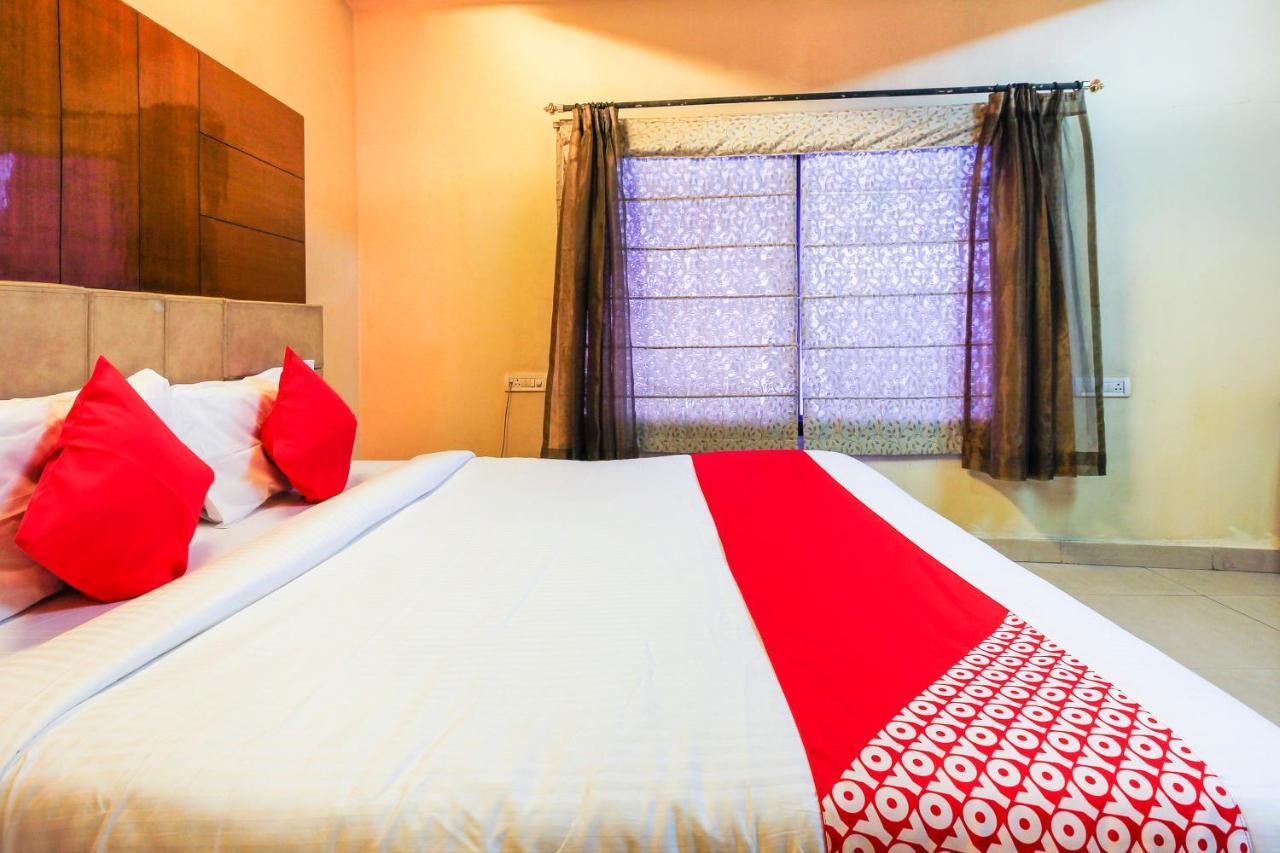 Oyo Hotel Metro International Near Lb Stadium Hyderabad Exteriör bild