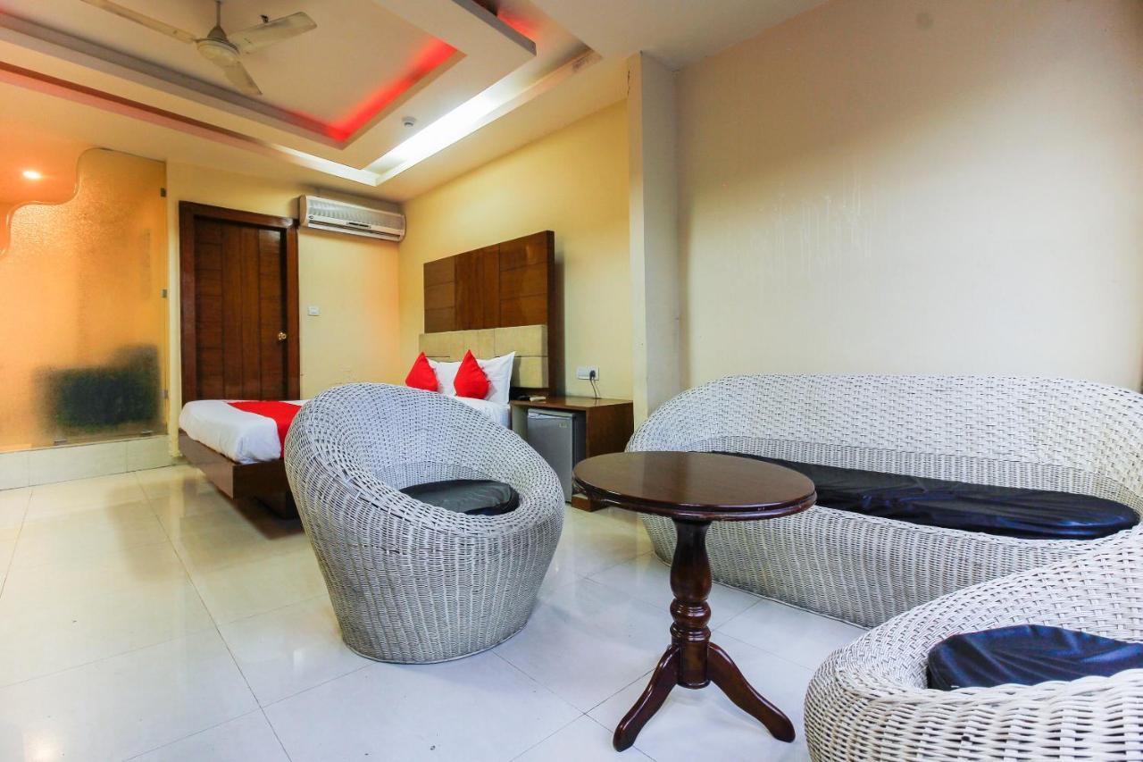 Oyo Hotel Metro International Near Lb Stadium Hyderabad Exteriör bild