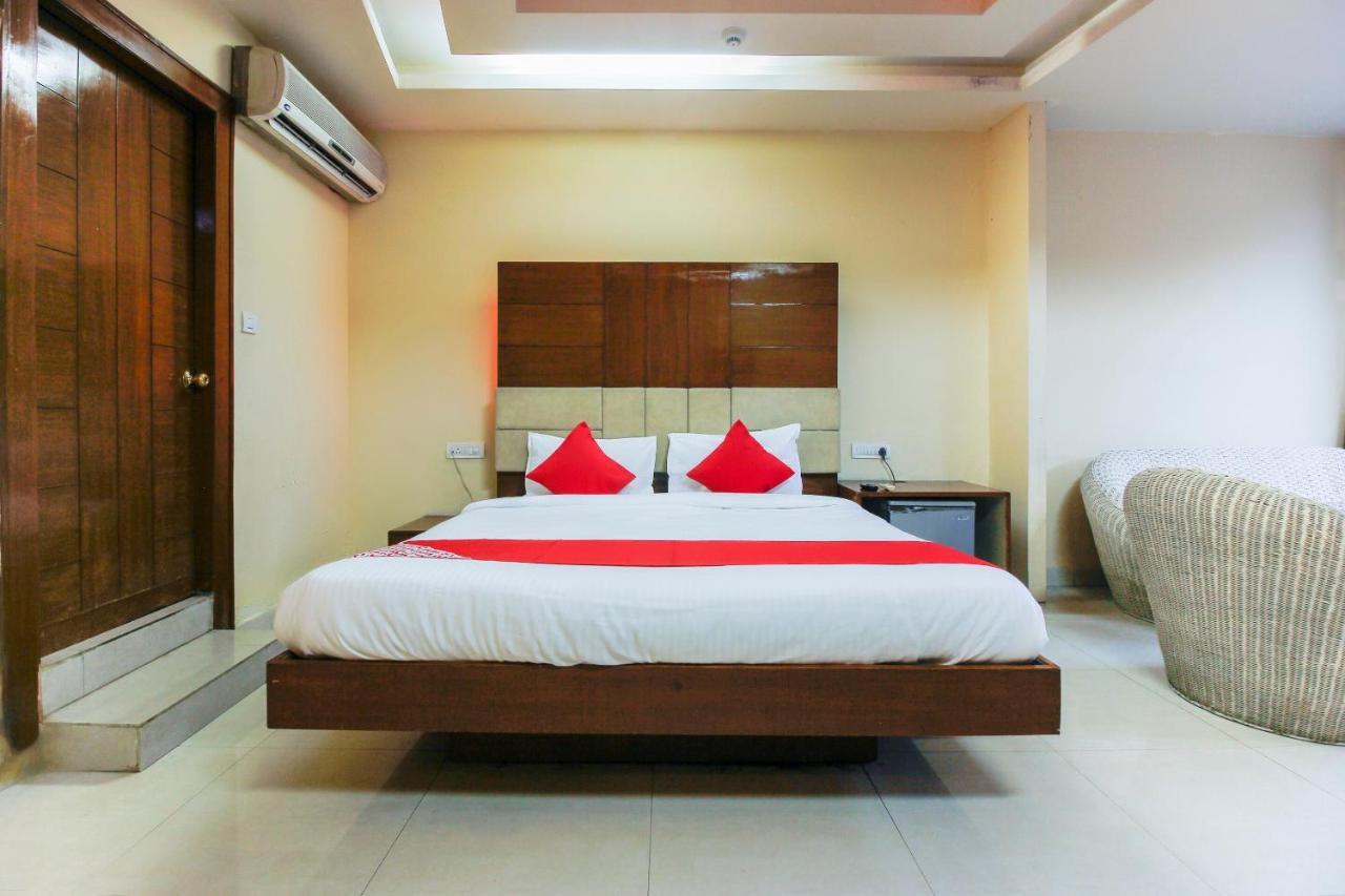 Oyo Hotel Metro International Near Lb Stadium Hyderabad Exteriör bild