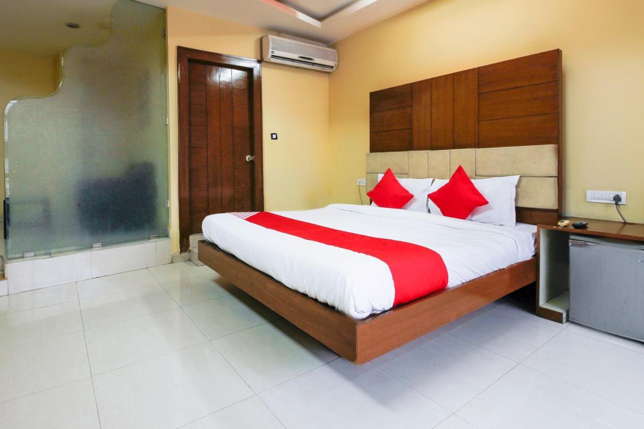 Oyo Hotel Metro International Near Lb Stadium Hyderabad Exteriör bild