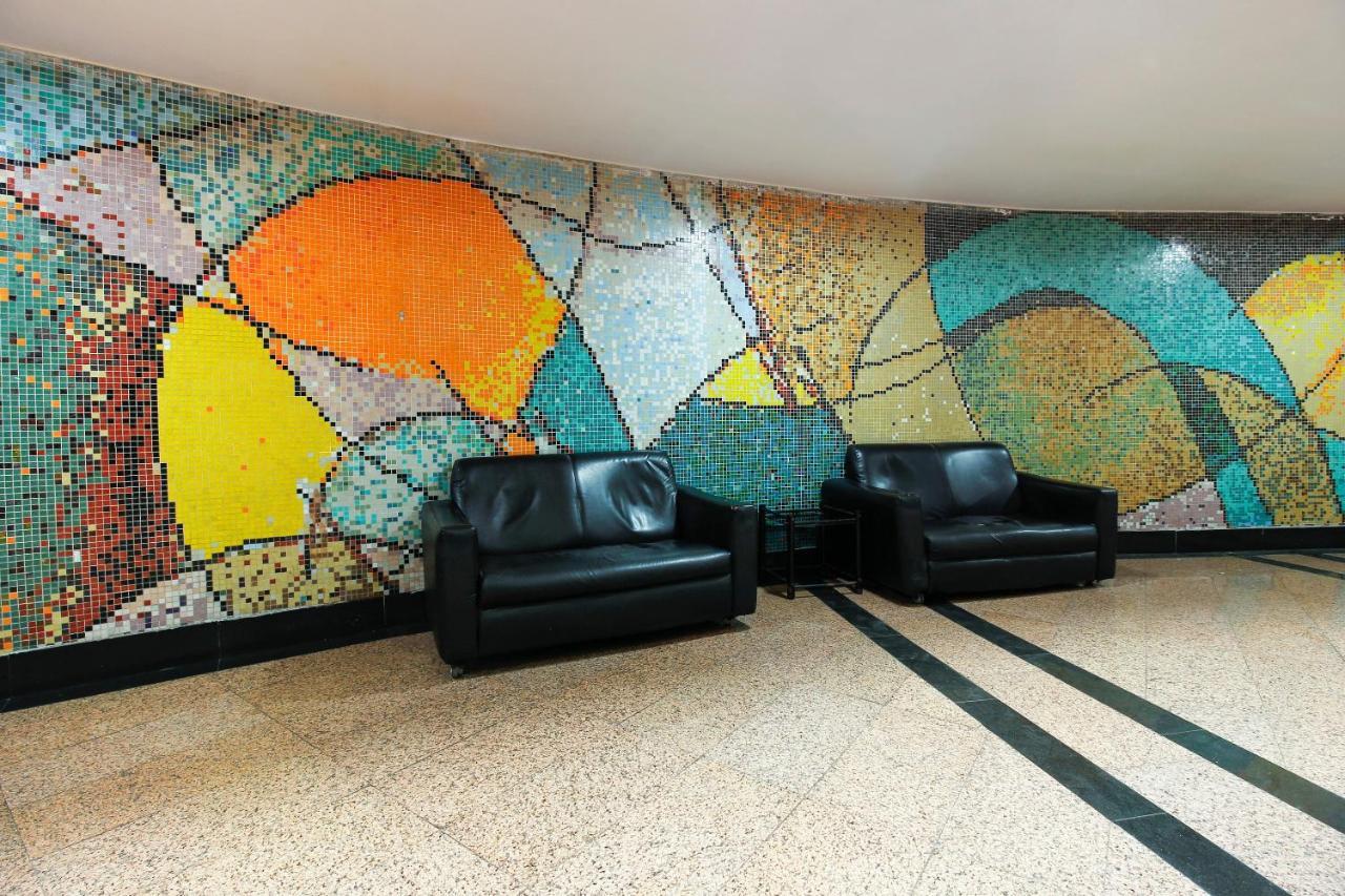 Oyo Hotel Metro International Near Lb Stadium Hyderabad Exteriör bild